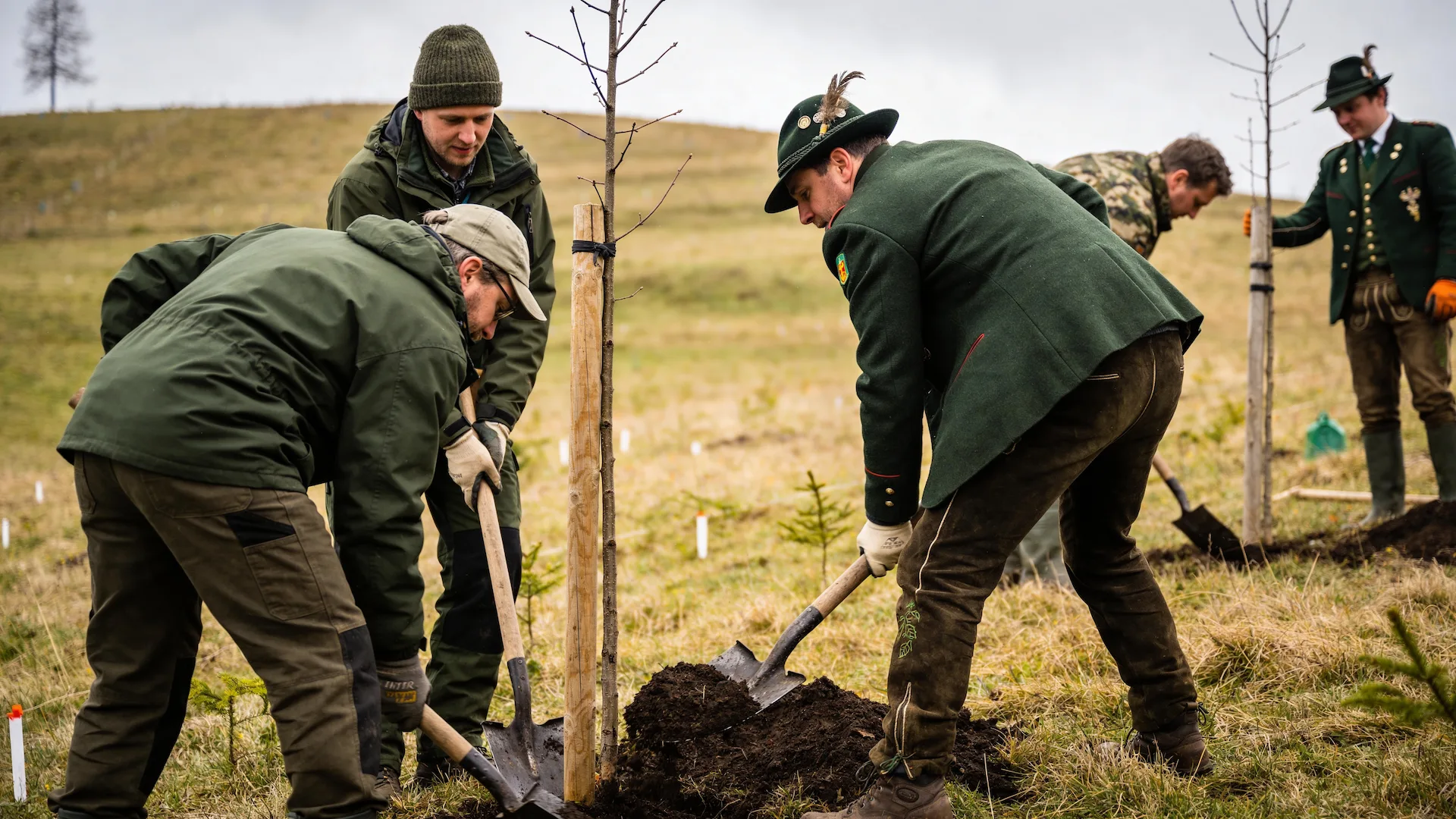 Naturschutzprojekt des Jagdverbands Haßfurt – gemeinsame Baumpflanzaktion